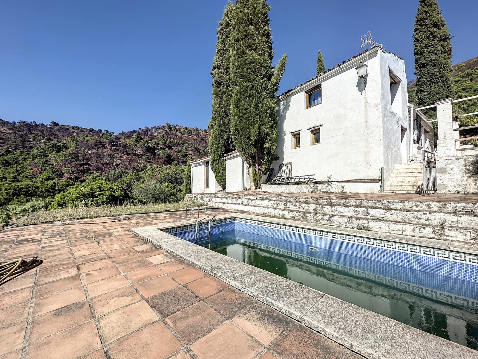 4 bedroom Finca/Country House for sale in El Padron with pool garage - € 8,000,000 (Ref: 7766836)