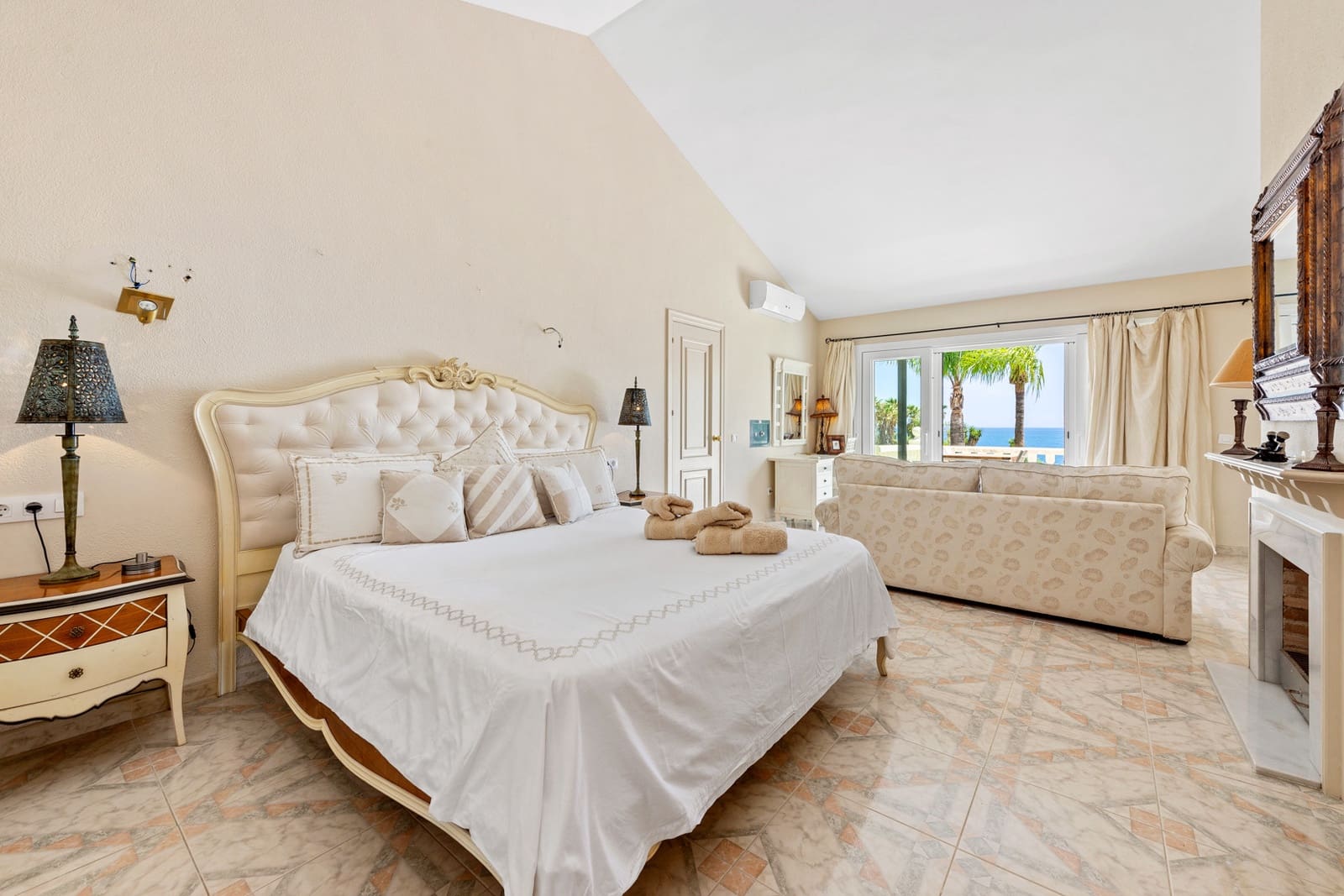 6 sypialnia Willa na sprzedaż w Estepona z basenem garażem - 8 500 000 € (Ref: 7773671)