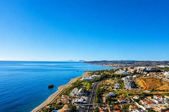 Tontti myytävänä paikassa Buenas Noches, Estepona - 570 000 € (Ref: 7900604)