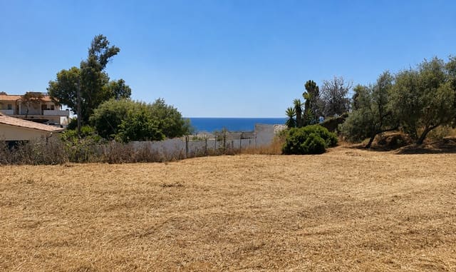 Tontti myytävänä paikassa Buenas Noches, Estepona - 570 000 € (Ref: 7900604)