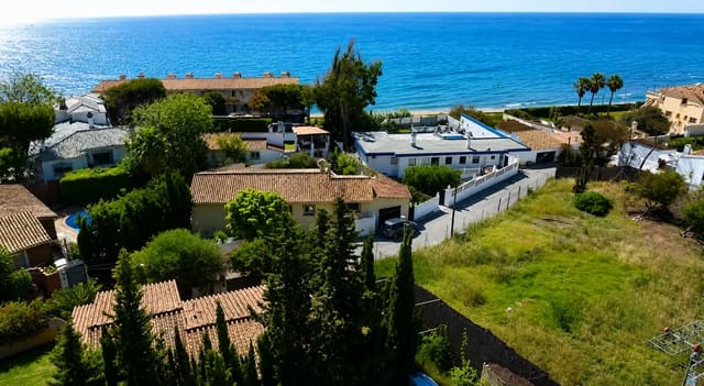 Tontti myytävänä paikassa Buenas Noches, Estepona - 570 000 € (Ref: 7900604)