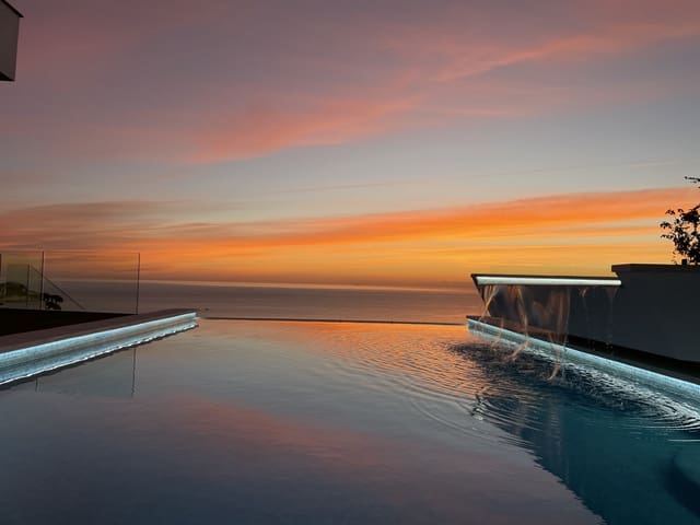 5 sovrum Villa till salu i Manilva med pool garage - 3 295 000 € (Ref: 7903580)