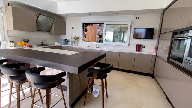 5 sovrum Villa till salu i Manilva med pool garage - 3 295 000 € (Ref: 7903580)