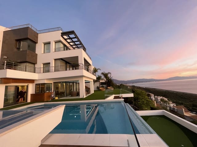 5 sovrum Villa till salu i Manilva med pool garage - 3 295 000 € (Ref: 7903580)