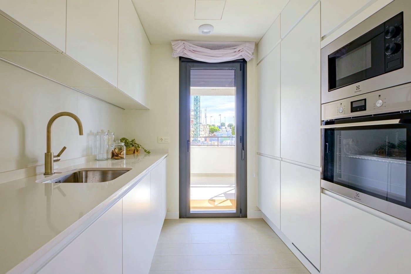 2 slaapkamer Penthouse te koop in Casares met zwembad garage - € 420.000 (Ref: 7910777)