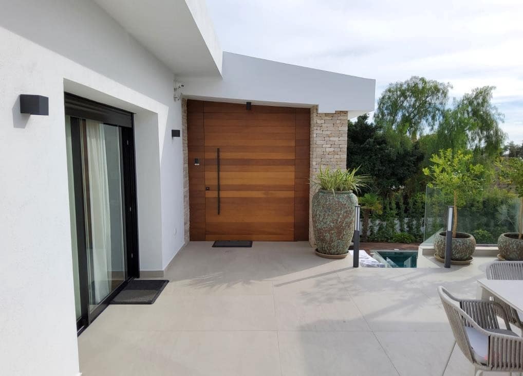 Chalet de 5 habitaciones en Marbella en venta con piscina garaje - 2.600.000 € (Ref: 8012339)