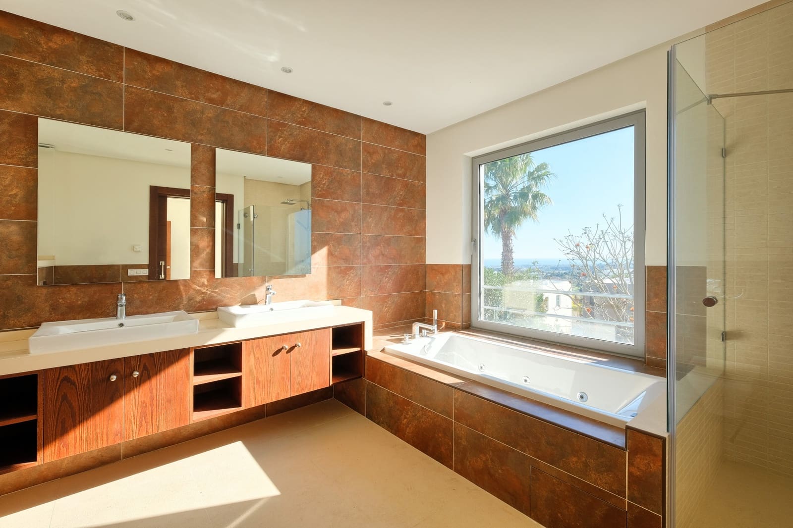 Chalet de 4 habitaciones en Benahavís en venta con piscina garaje - 2.200.000 € (Ref: 8024584)