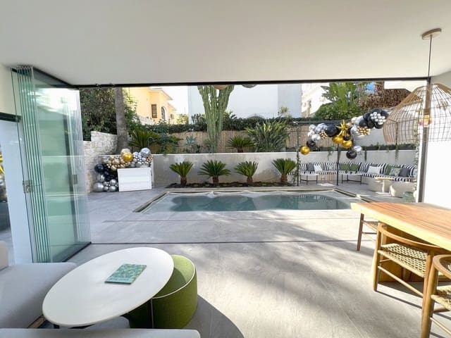 4 soverom Villa til salgs i Nueva Andalucia, Marbella med svømmebasseng garasje - € 1 750 000 (Ref: 8145941)