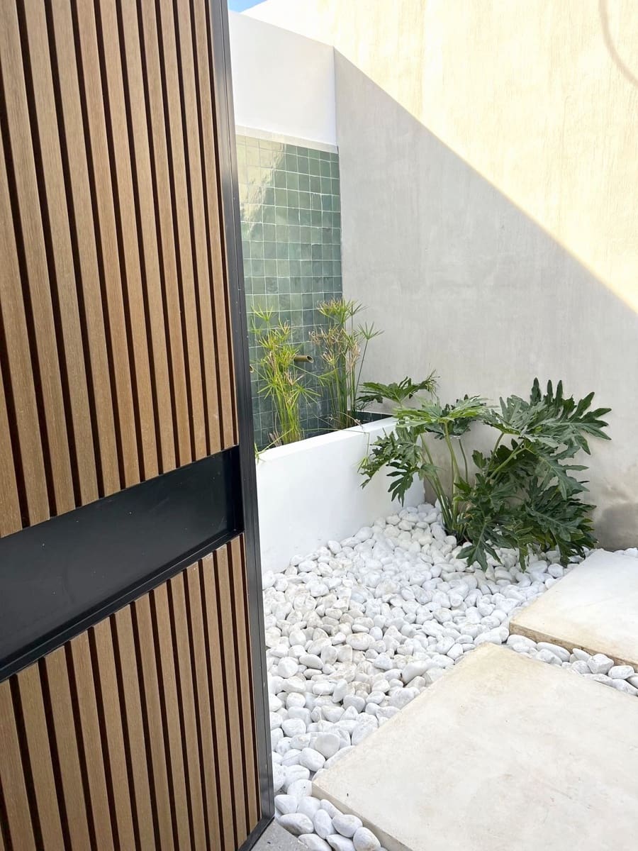 4 bedroom Villa for sale in Nueva Andalucia with pool garage - € 1,950,000 (Ref: 8145941)