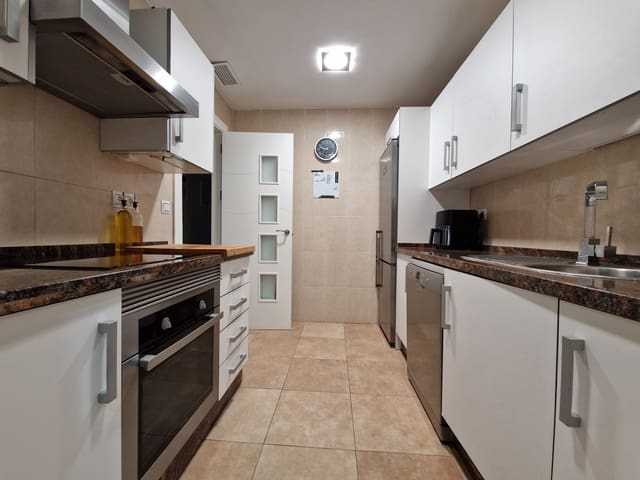 2 sovrum Takvåning till salu i Estepona med pool garage - 399 000 € (Ref: 8181630)