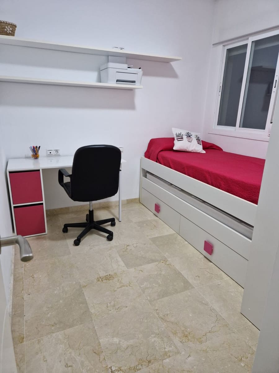 2 sovrum Takvåning till salu i Estepona med pool garage - 399 000 € (Ref: 8181630)