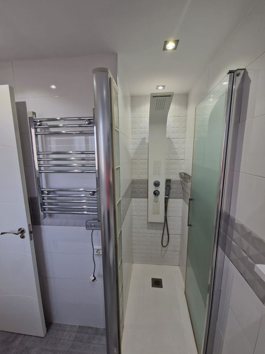 2 sovrum Takvåning till salu i Estepona med pool garage - 399 000 € (Ref: 8181630)