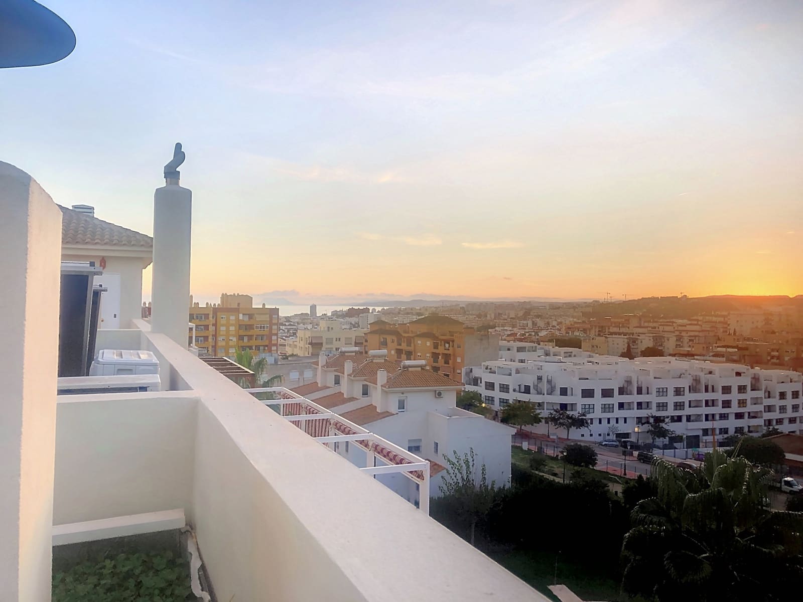 2 sovrum Takvåning till salu i Estepona med pool garage - 399 000 € (Ref: 8181630)