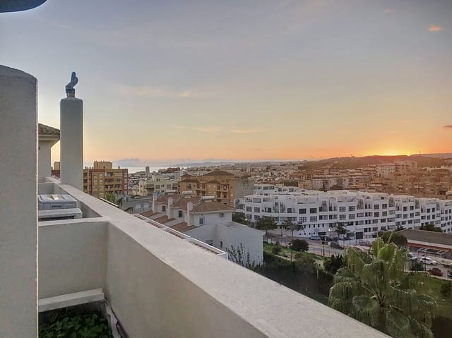 2 sovrum Takvåning till salu i Estepona med pool garage - 399 000 € (Ref: 8181630)