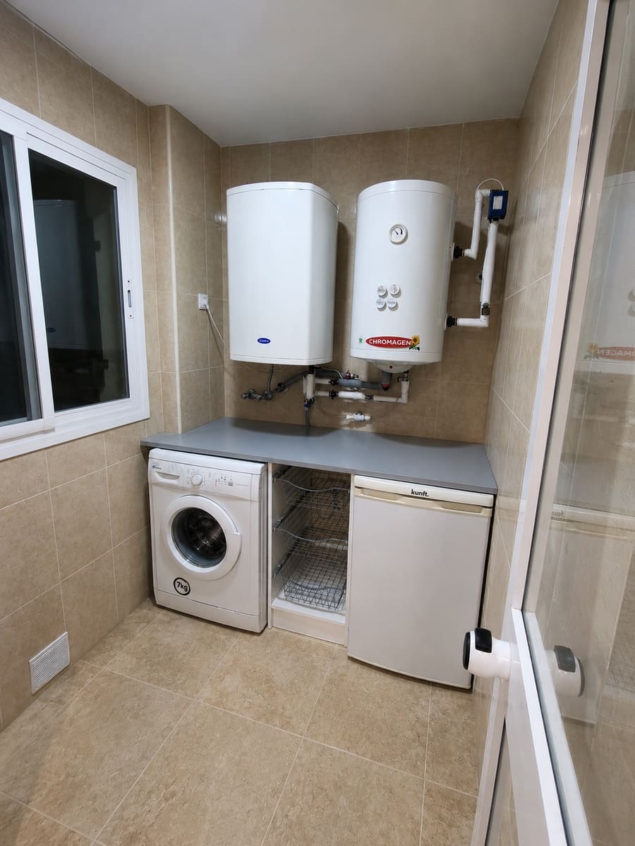 2 sypialnia Penthouse na sprzedaż w Estepona z basenem garażem - 399 000 € (Ref: 8181630)