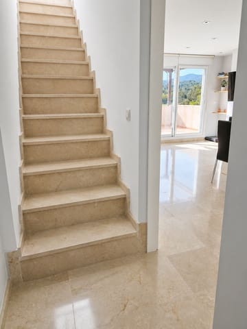 2 sypialnia Penthouse na sprzedaż w Estepona z basenem garażem - 399 000 € (Ref: 8181630)