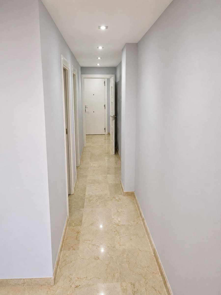 2 sypialnia Penthouse na sprzedaż w Estepona z basenem garażem - 399 000 € (Ref: 8181630)