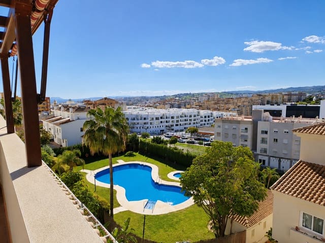 2 sypialnia Penthouse na sprzedaż w Estepona z basenem garażem - 399 000 € (Ref: 8181630)