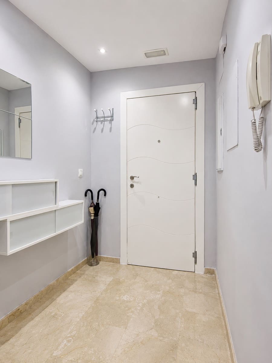 2 sypialnia Penthouse na sprzedaż w Estepona z basenem garażem - 399 000 € (Ref: 8181630)