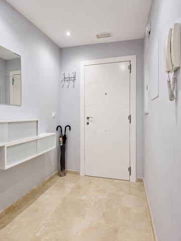 2 sypialnia Penthouse na sprzedaż w Estepona z basenem garażem - 399 000 € (Ref: 8181630)