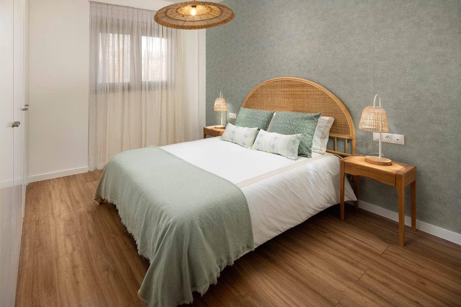 4 quarto Penthouse para venda em Estepona com piscina garagem - 534 000 € (Ref: 8183143)