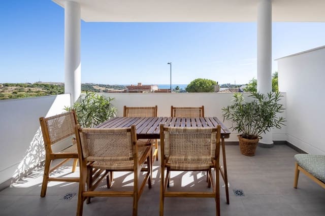 4 quarto Penthouse para venda em Estepona com piscina garagem - 534 000 € (Ref: 8183143)