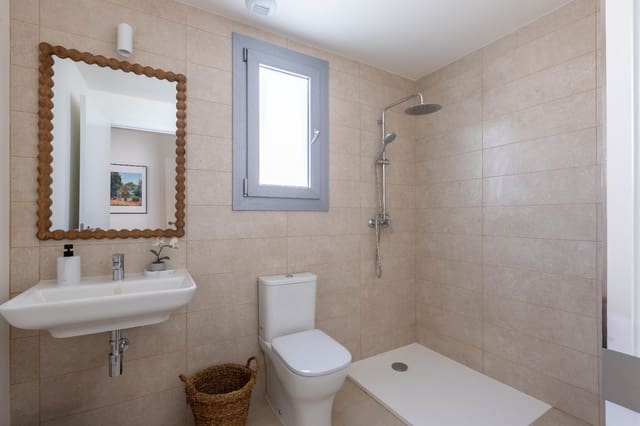 4 quarto Penthouse para venda em Estepona com piscina garagem - 534 000 € (Ref: 8183143)