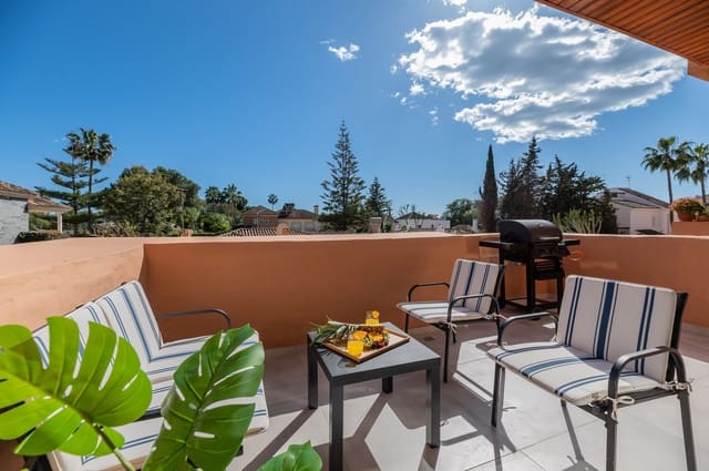 5 soveværelse Lejlighed til salg i El Paraiso, Estepona med swimmingpool garage - € 749.000 (Ref: 8245008)