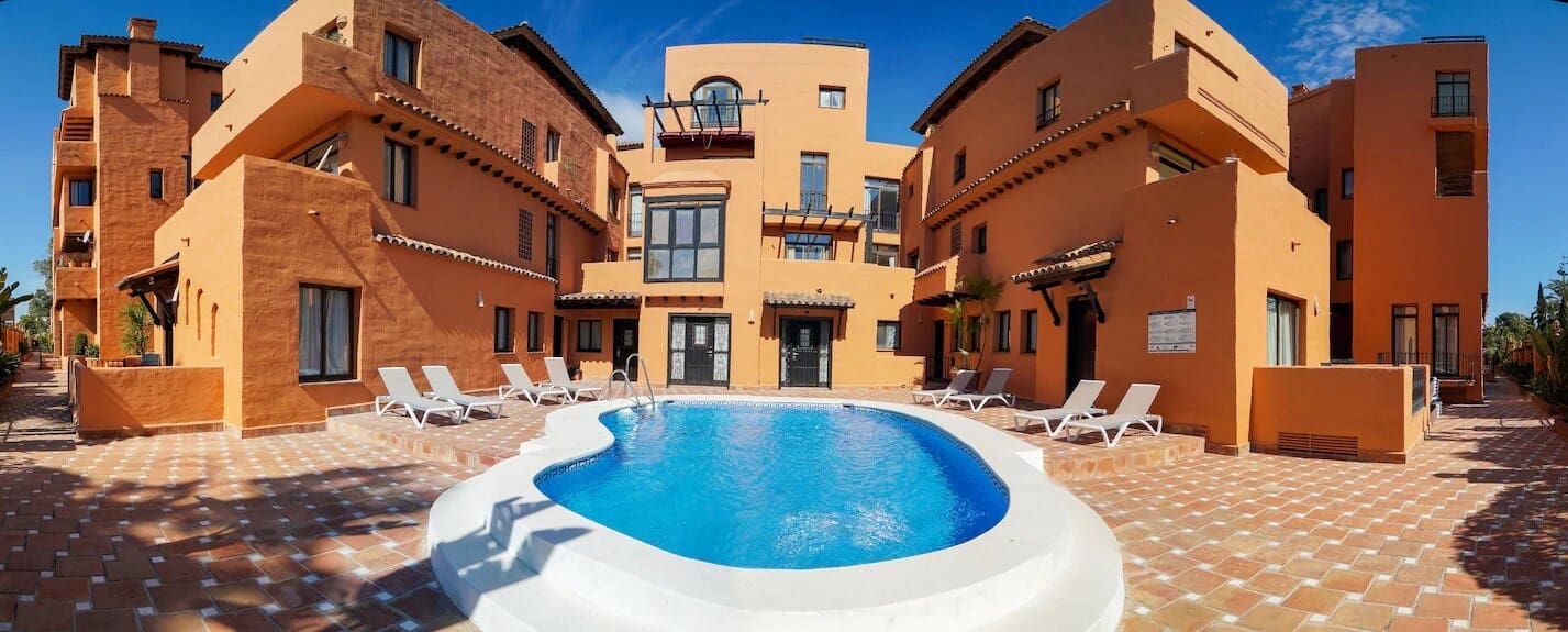 5 soverom Leilighet til salgs i El Paraiso med svømmebasseng garasje - € 749 000 (Ref: 8245008)