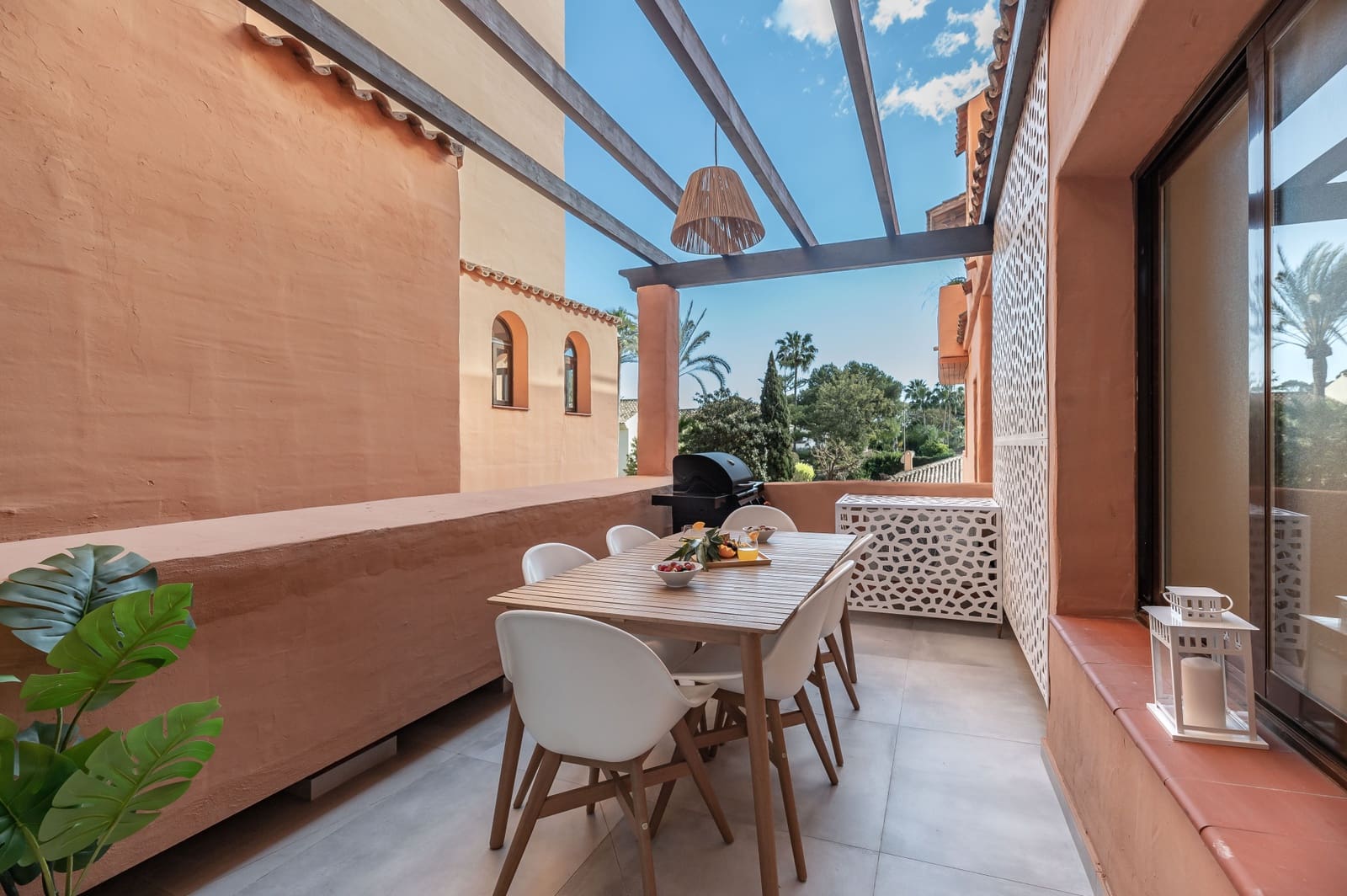 5 soverom Leilighet til salgs i El Paraiso med svømmebasseng garasje - € 749 000 (Ref: 8245008)