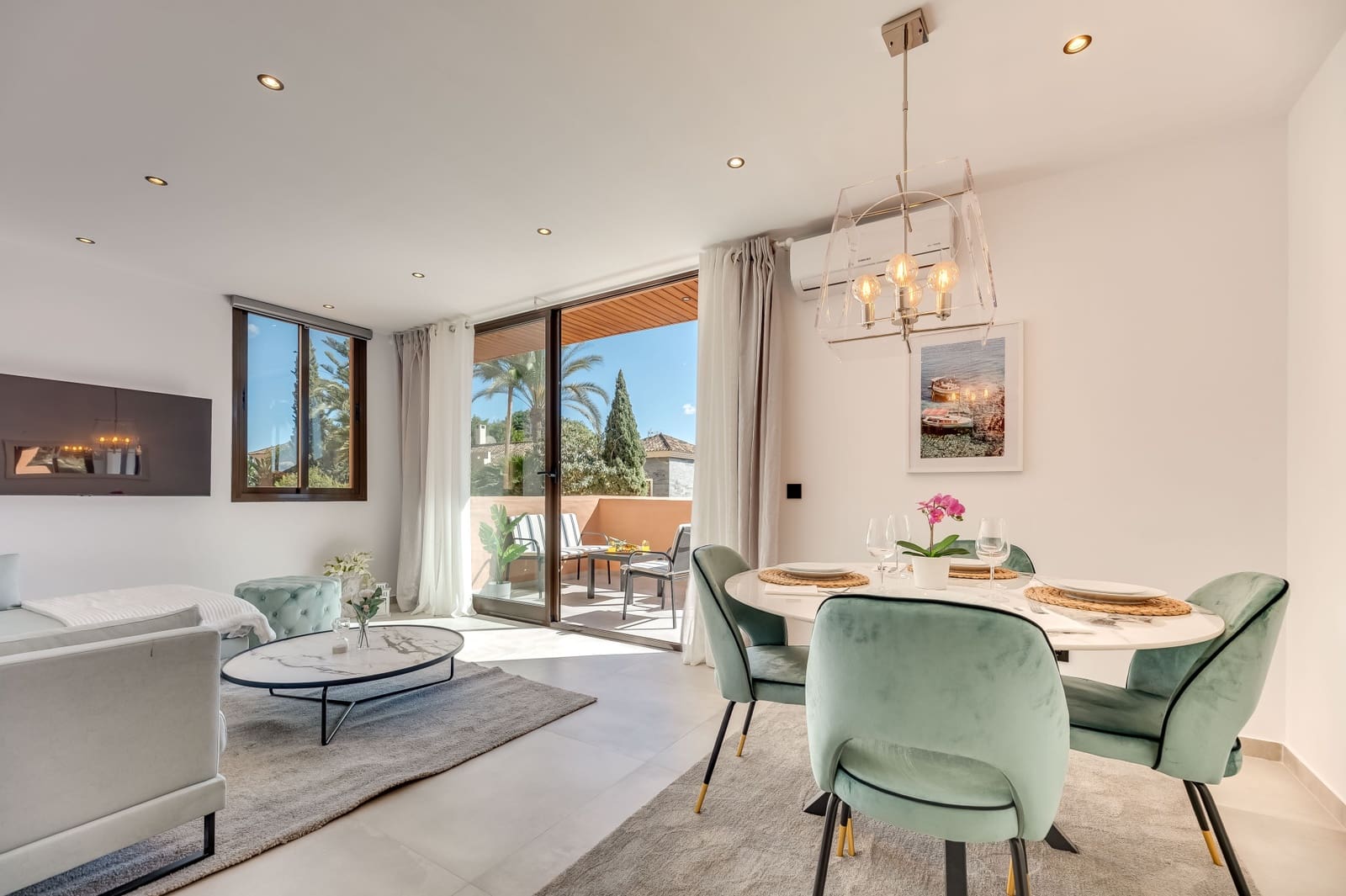 5 soverom Leilighet til salgs i El Paraiso med svømmebasseng garasje - € 749 000 (Ref: 8245008)
