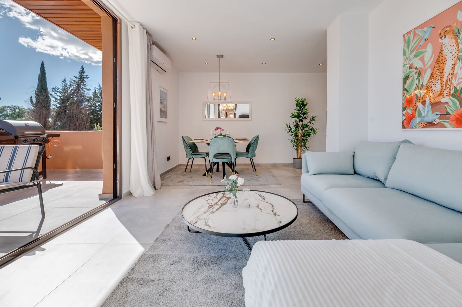 5 soverom Leilighet til salgs i El Paraiso med svømmebasseng garasje - € 749 000 (Ref: 8245008)