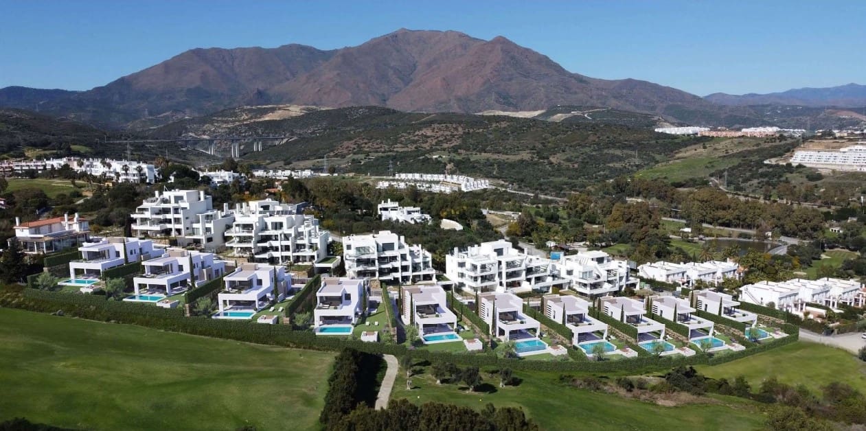 3 soveværelse Villa til salg i Estepona med swimmingpool garage - € 1.500.000 (Ref: 8284643)