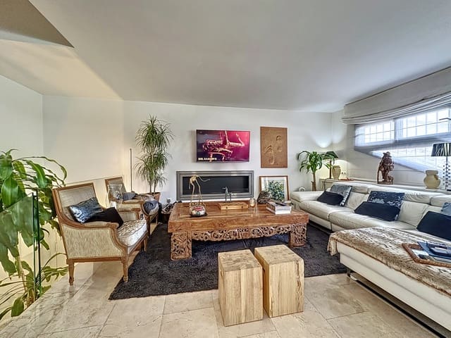 3 quarto Apartamento para venda em Estepona com piscina garagem - 430 000 € (Ref: 8305334)