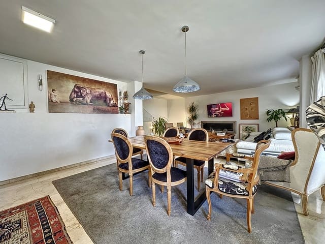 3 quarto Apartamento para venda em Estepona com piscina garagem - 430 000 € (Ref: 8305334)