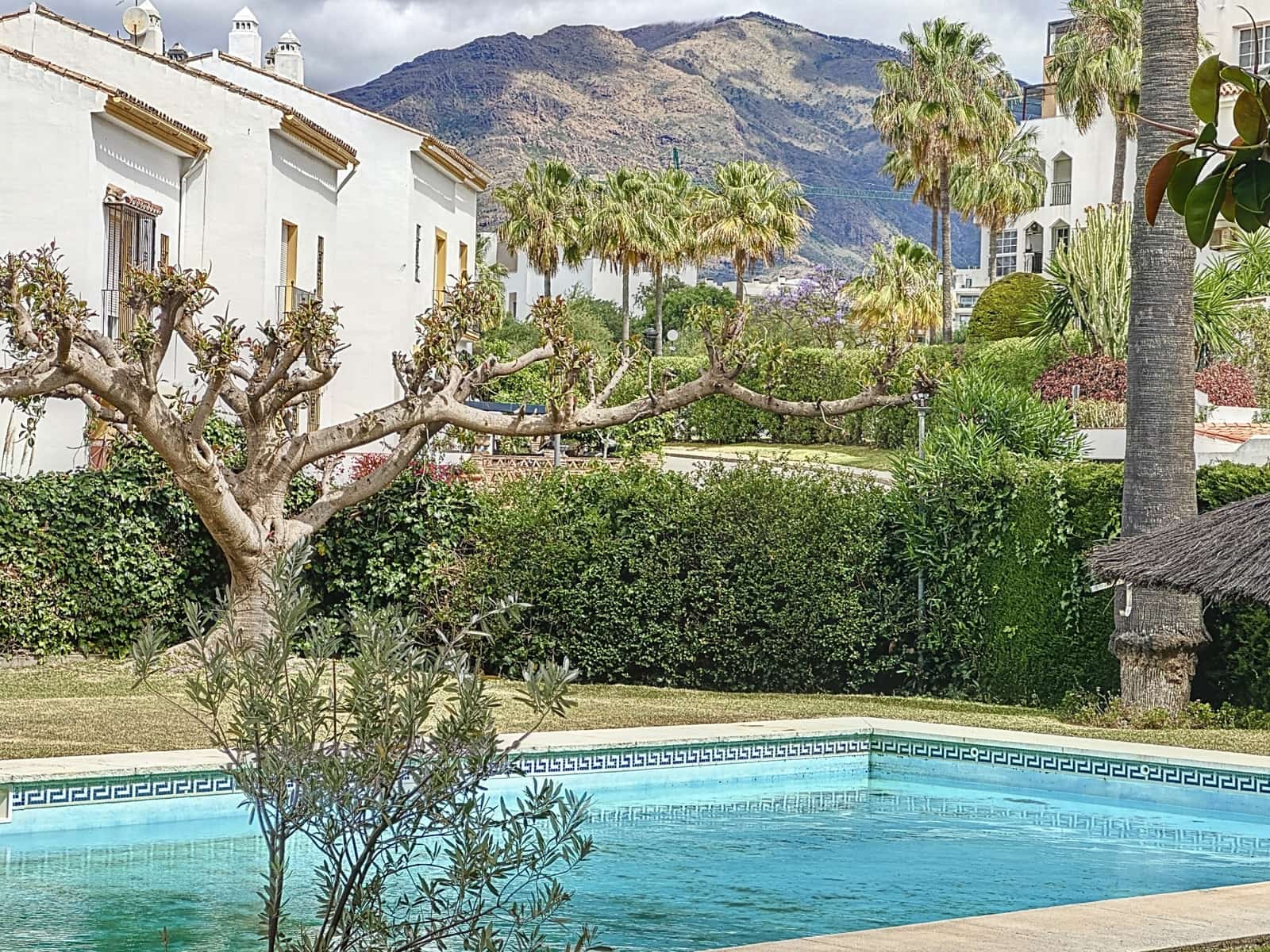 3 quarto Apartamento para venda em Estepona com piscina garagem - 430 000 € (Ref: 8305334)