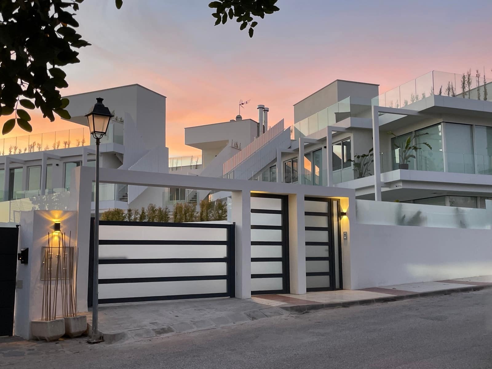 3 soveværelse Villa til salg i Marbella med swimmingpool garage - € 1.950.000 (Ref: 8331538)
