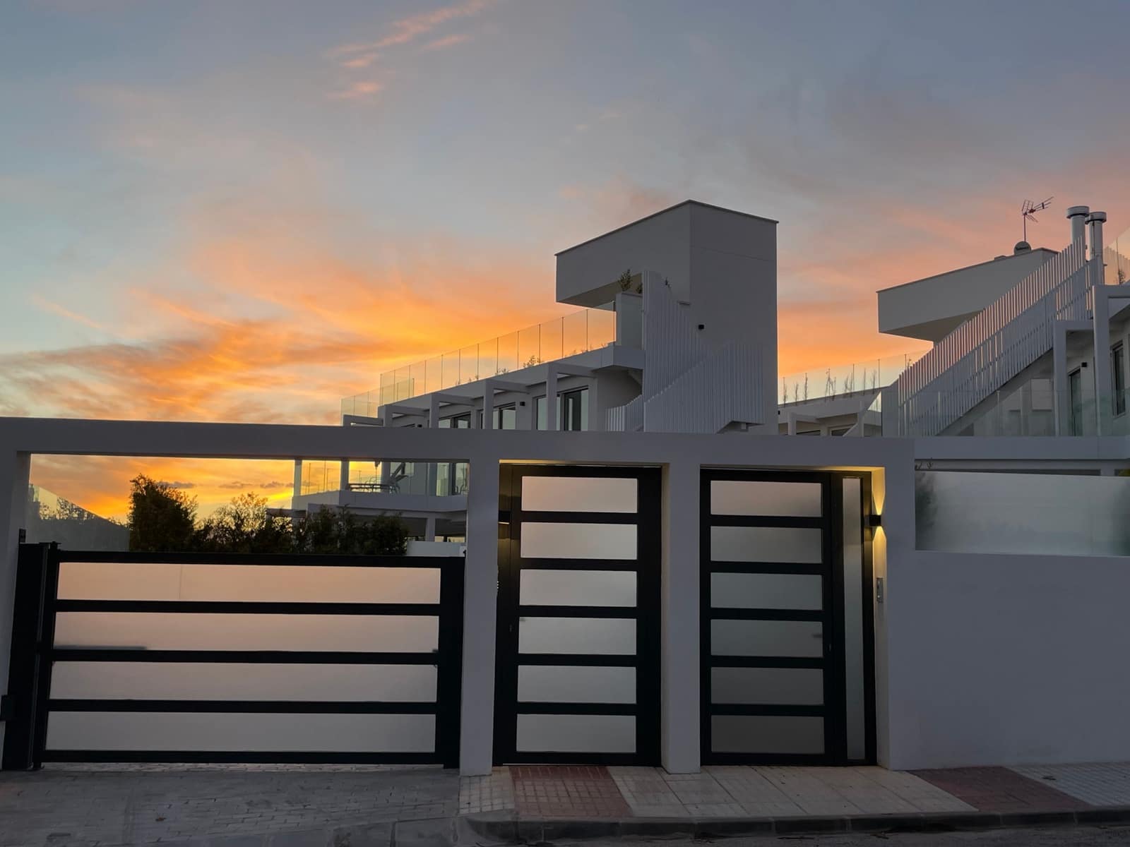3 soveværelse Villa til salg i Marbella med swimmingpool garage - € 1.950.000 (Ref: 8331538)