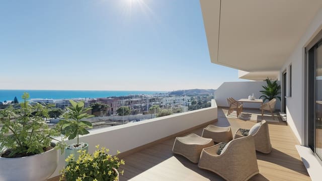 3 quarto Penthouse para venda em Estepona com piscina garagem - 710 000 € (Ref: 8403413)
