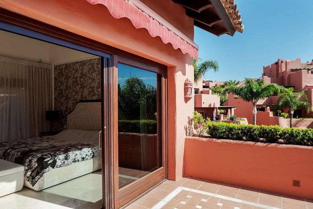 3 sovrum Takvåning till salu i Estepona med pool garage - 2 250 000 € (Ref: 8405371)