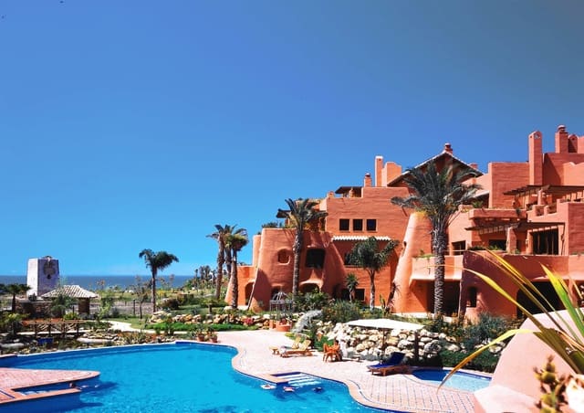 3 sovrum Takvåning till salu i Estepona med pool garage - 2 250 000 € (Ref: 8405371)