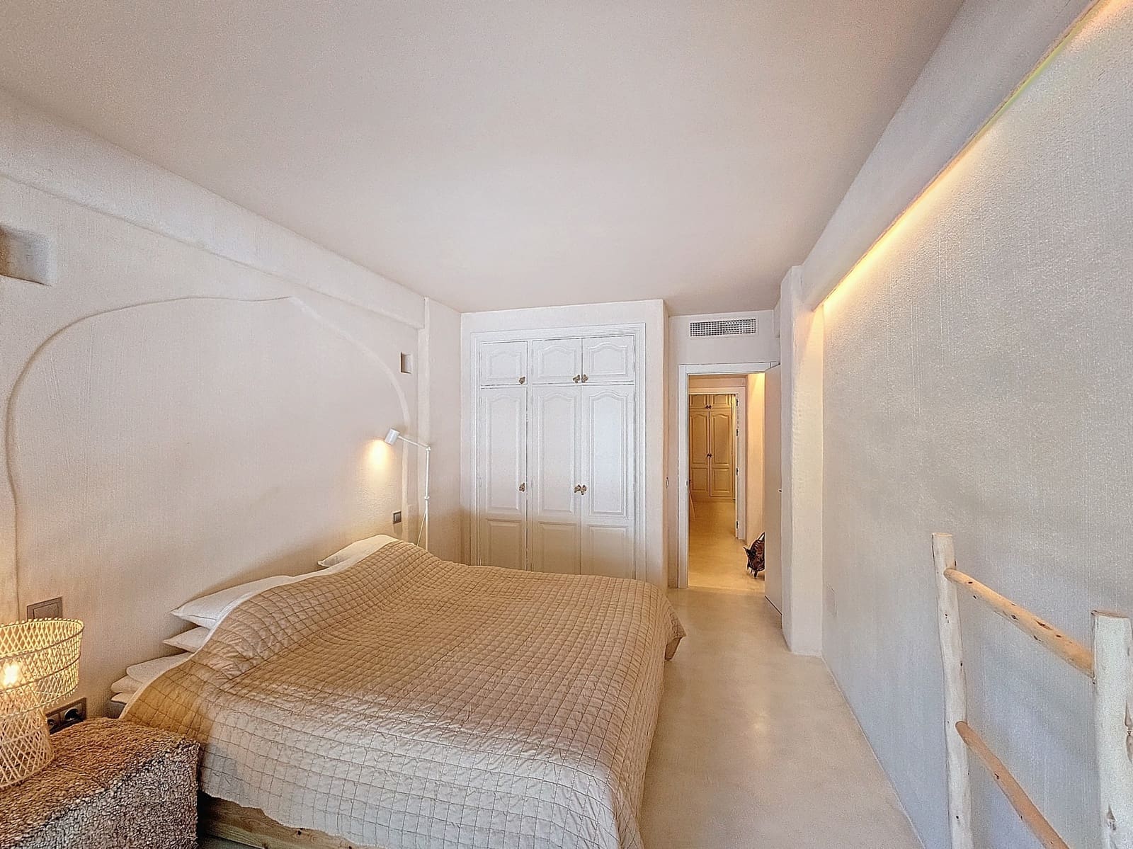 2 bedroom Apartment for sale in Estepona - € 475,000 (Ref: 8439038)