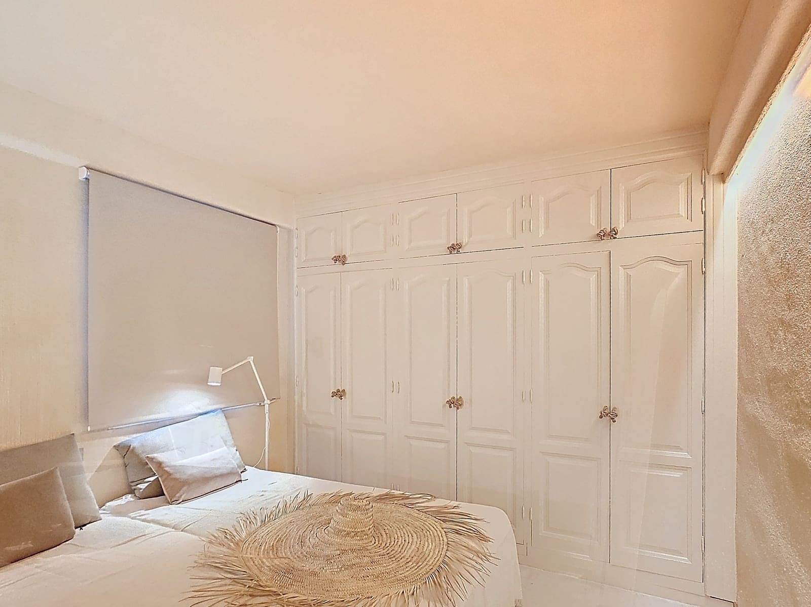 2 bedroom Apartment for sale in Estepona - € 475,000 (Ref: 8439038)