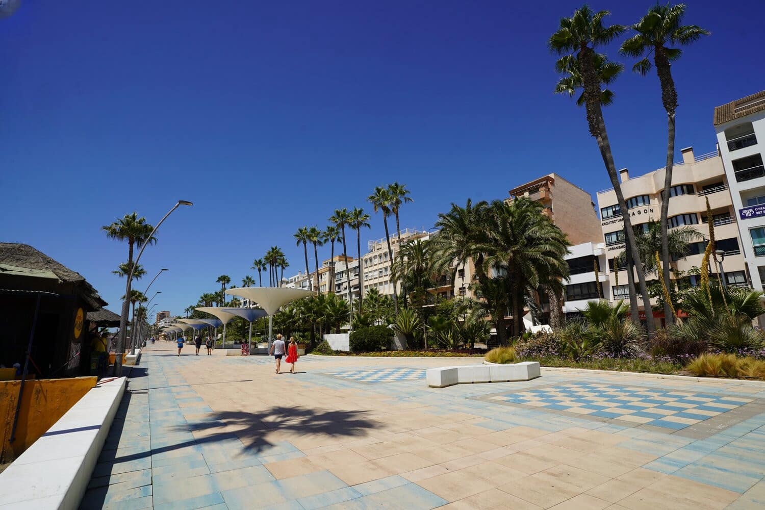 2 bedroom Apartment for sale in Estepona - € 475,000 (Ref: 8439038)