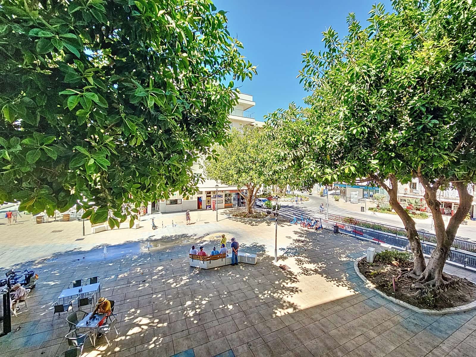 2 bedroom Apartment for sale in Estepona - € 475,000 (Ref: 8439038)