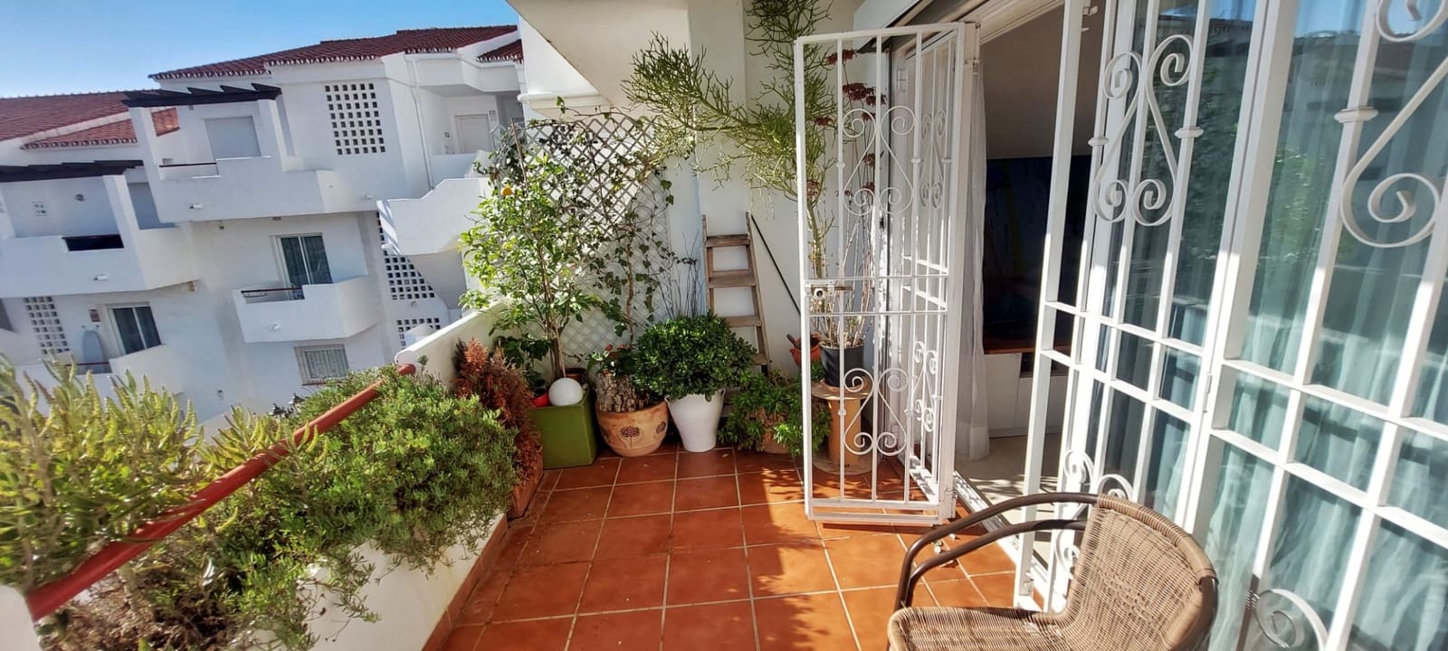 2 bedroom Apartment for sale in Bel-Air with pool garage - € 360,000 (Ref: 8597574)