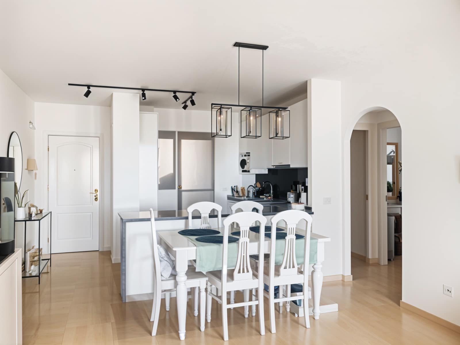 2 bedroom Apartment for sale in Bel-Air with pool garage - € 360,000 (Ref: 8597574)