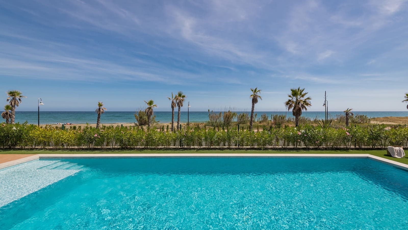 5 bedroom Villa for sale in Estepona with pool garage - € 5,995,000 (Ref: 8624896)