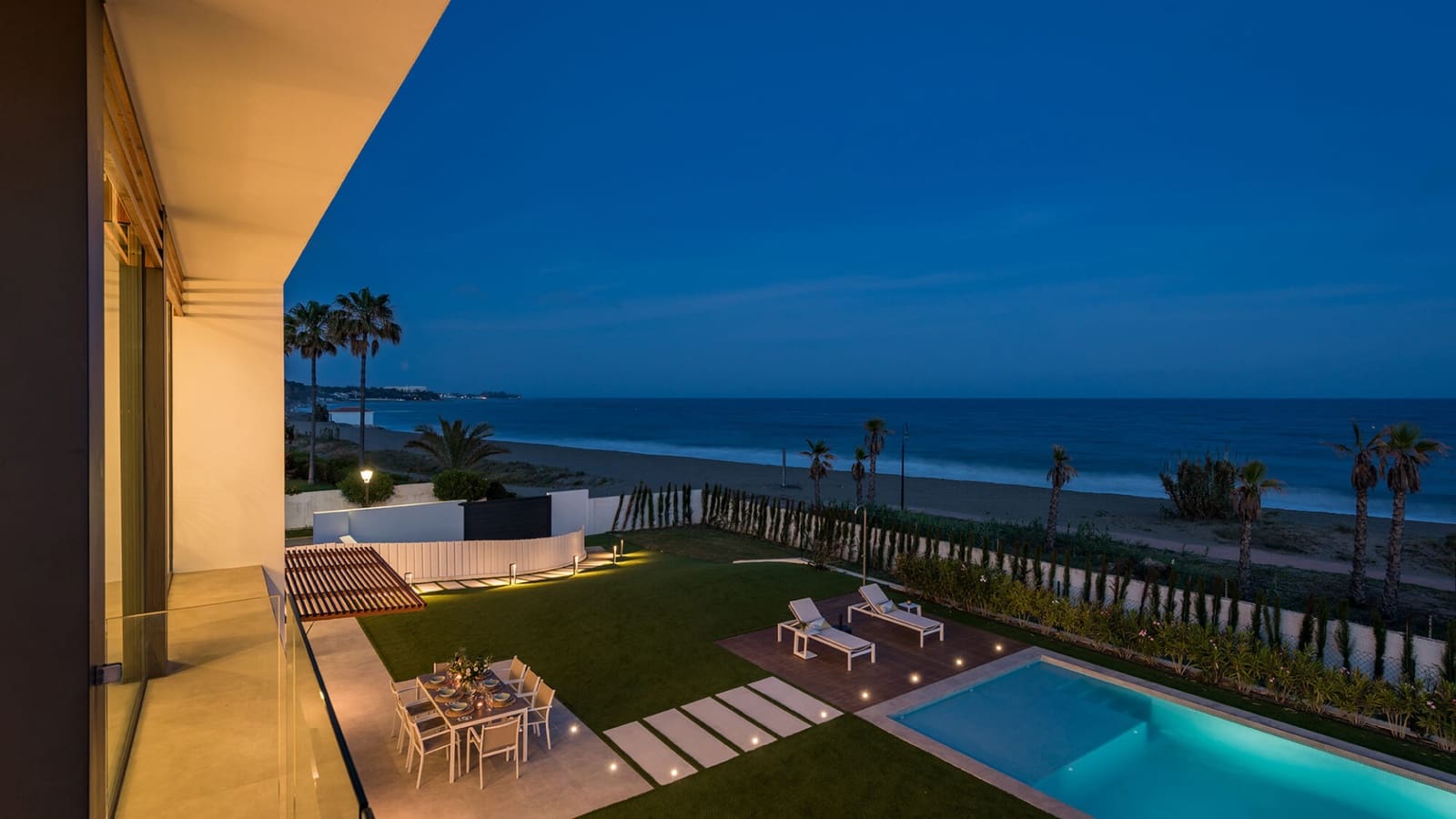5 bedroom Villa for sale in Estepona with pool garage - € 5,995,000 (Ref: 8624896)