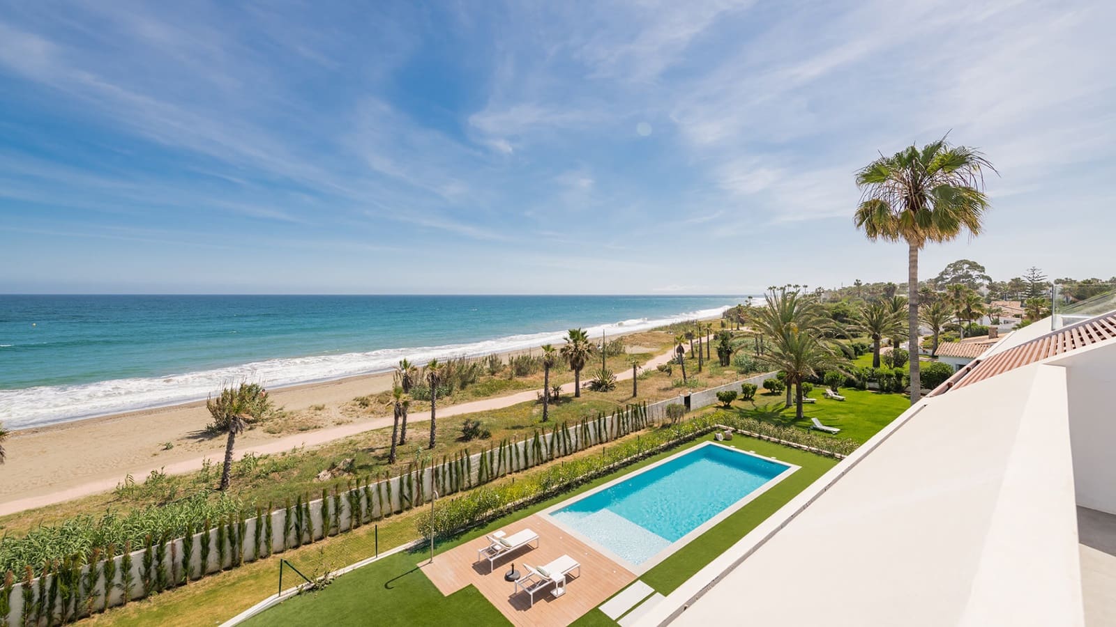 5 bedroom Villa for sale in Estepona with pool garage - € 5,995,000 (Ref: 8624896)
